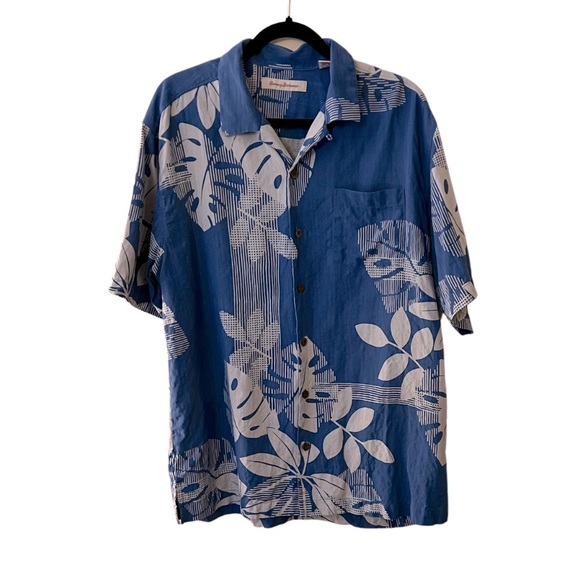 Tommy Bahama Other - Tommy Bahama Button Up Hawaiian Print Shirt